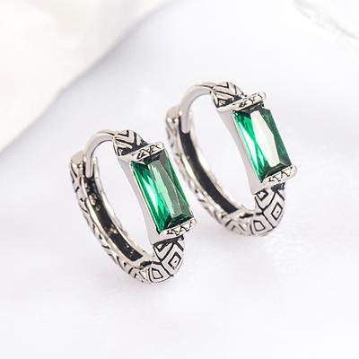 Orecchini in Pietra Verde con Texture Cratere Moda Abbinabile Design Retro Distressed