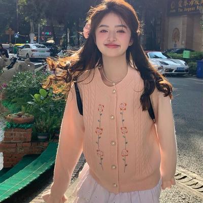 New Flower Cardigan Design with Flared Sleeves Age Reducing Loose Sweater Jacket Women's Spring and Autumn Knitted