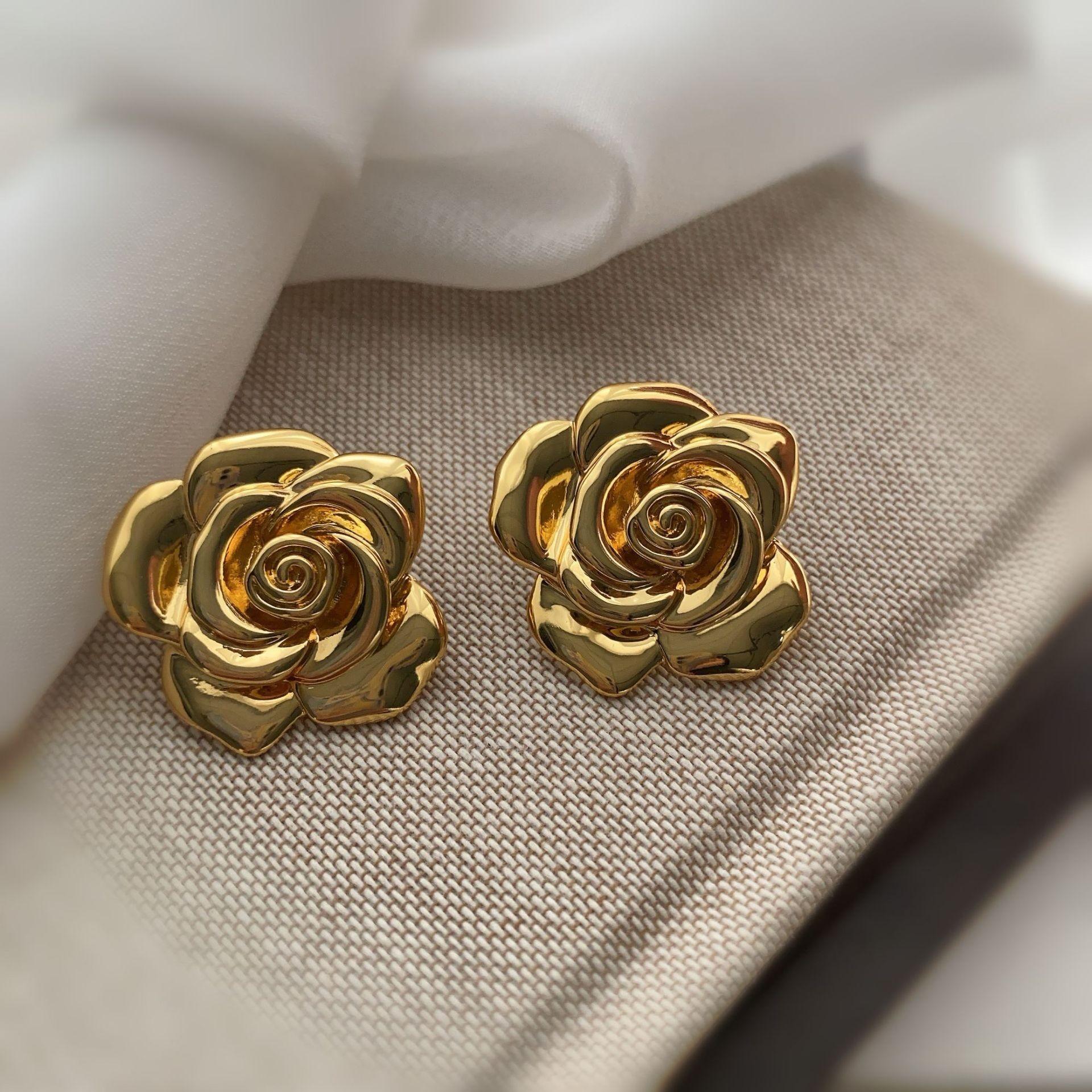 

Серьги-гвоздики Camellia Light Luxury Temperament с французской отделкой, универсальные серьги в стиле ретро с высоким чувством