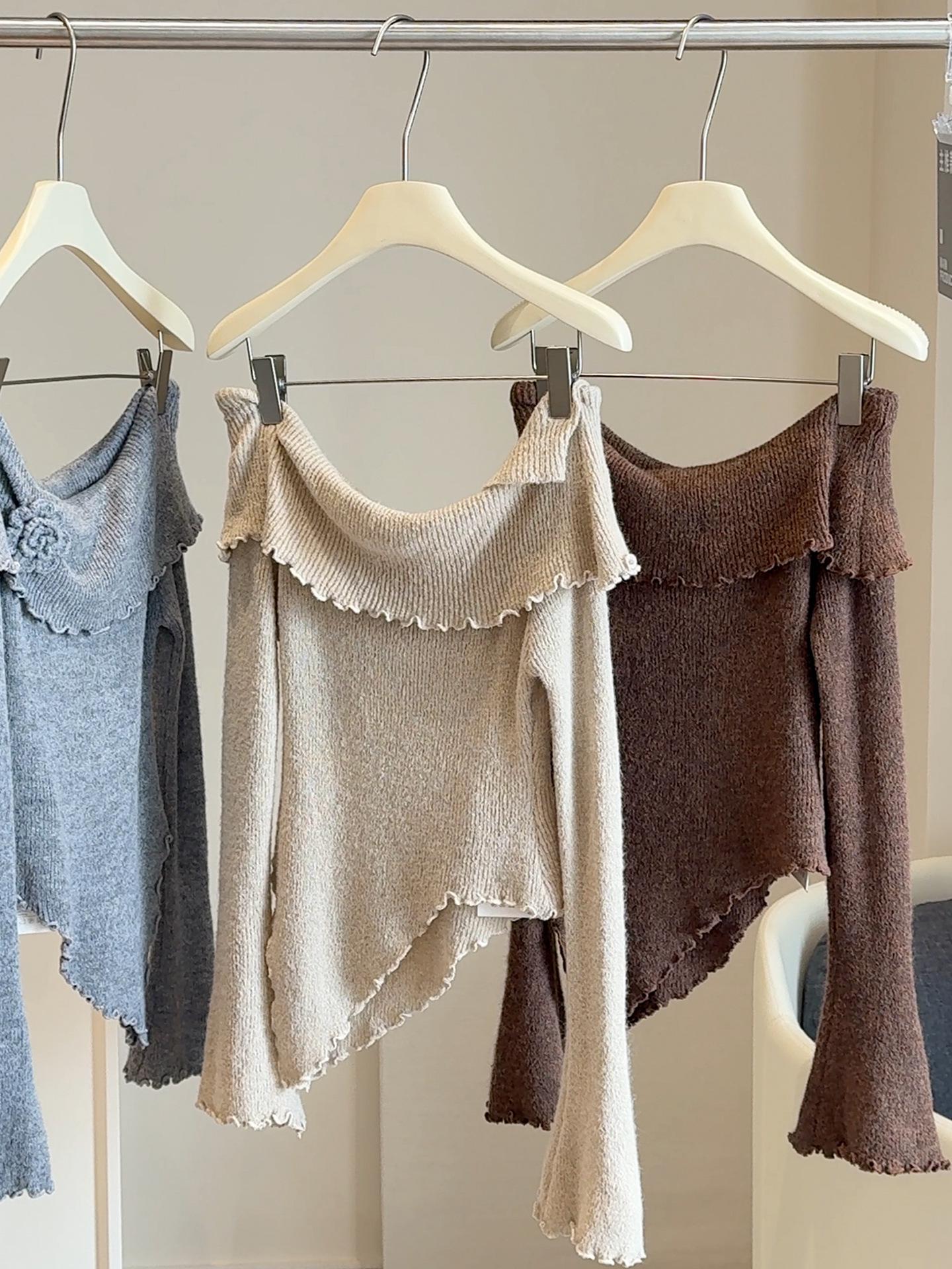 

Женский свитер с открытыми плечами и рукавами-фонариками с 3D-цветком - Приталенный силуэт, стиль Pure Desire для осени 2025 One Size