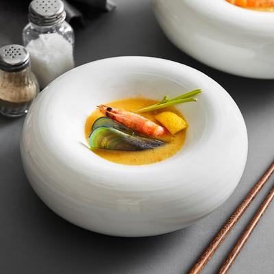 Stoviglie Europee in Ceramica Bianca Ciotola da Insalata Dessert Piatto da Snack Decorazione Tavola Domestica Piatto da Torta Utensili da Cucina Porcellana