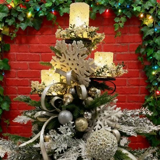 Yousheng Christmas Tree Topper Candle Holder 3-Tier Metal Triple Candle Tree Topper Shelf Candelabra Indoor Light-up Xmas Tree Topper Decoration