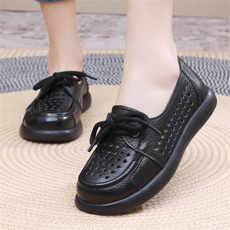 Spring Summer New Genuine Leather Women Flat Shoes Soft Sole Hollow Out Comfort Mother's Shoes Sandals Flat Non Slip Women Shoes