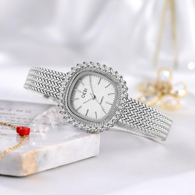 Medieval Wheat Ear Small Gold Watch Light Luxury Diamond-Encrusted Retro Watch Women'S Niche High-End Quartz Watch
