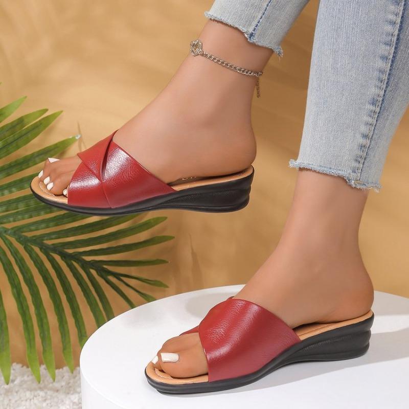 Fashion Luxury Patchwork Med Heels Slippers Women Summer Casual Non-Slip Beach Slides Woman Metal Decoration Platform Flip Flops Shoes