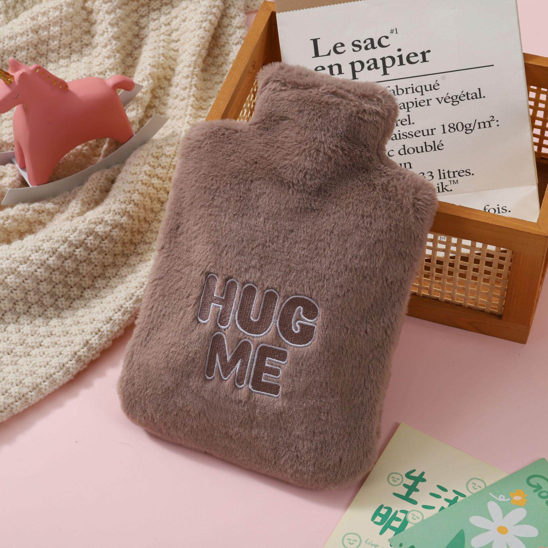 

Велика ПВХ мультяшна плюшева пляшка з гарячою водою - потовщена, вибухозахищена грілка для рук для жінок 2000ml темно-коричневого кольору