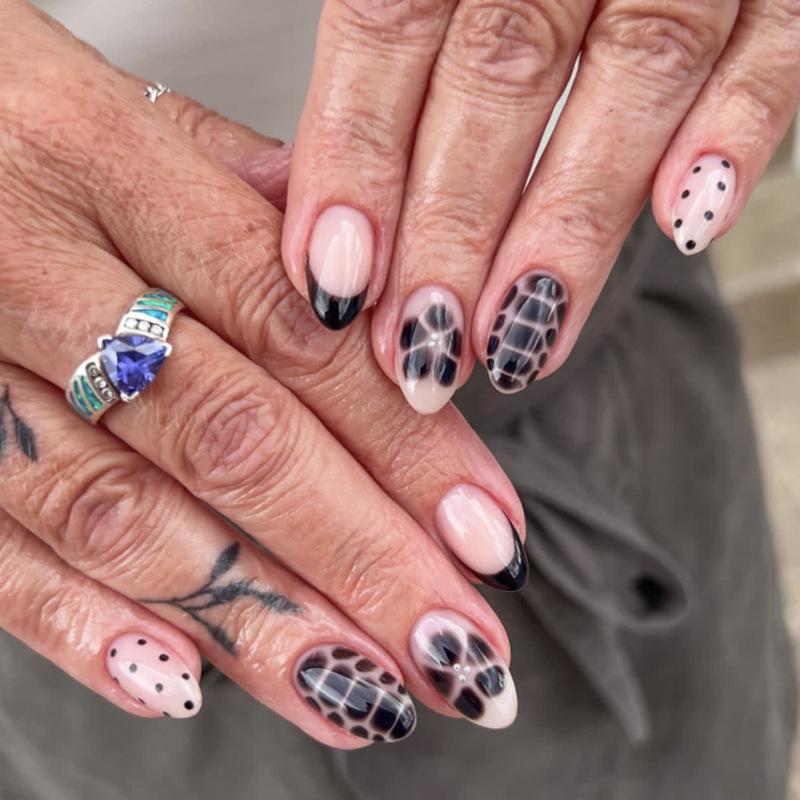 24PCS Spicy Cool Short Almond False Nails with Glue Brown Leopard Print Simple Patterns Fake Nails for Women Detachable Press On