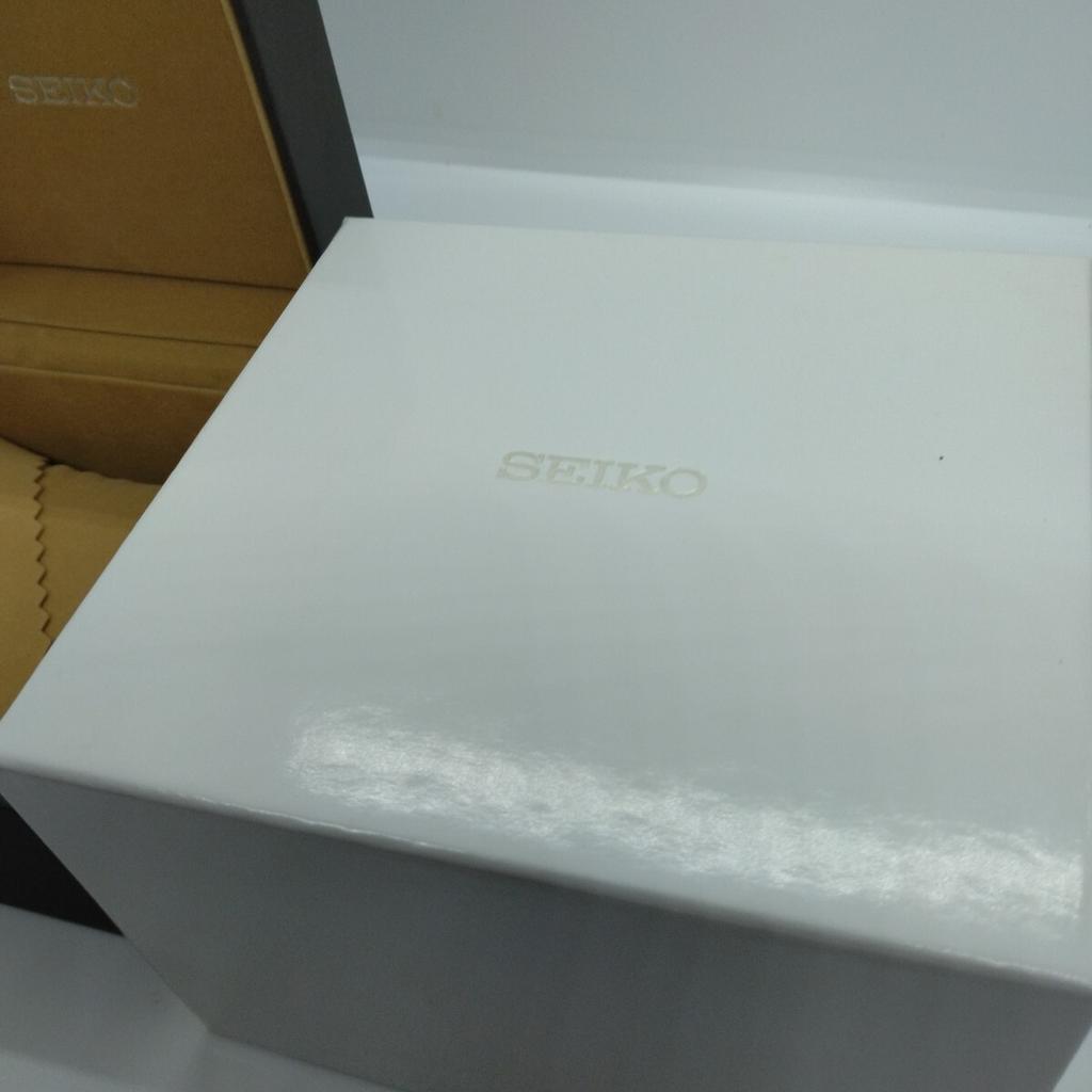 SEIKO Luxury Watch Exclusive Discontinued Outer Box and Inner Box Are All Perfect for Storing Your Box, High-quality Boxes, Watch