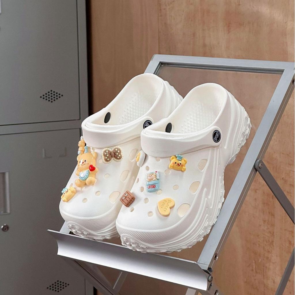 Summer recommendation~ Sweet and cool new EVA step on shit feeling thick-soled hole shoes women's height increase waterproof bag head sandals be