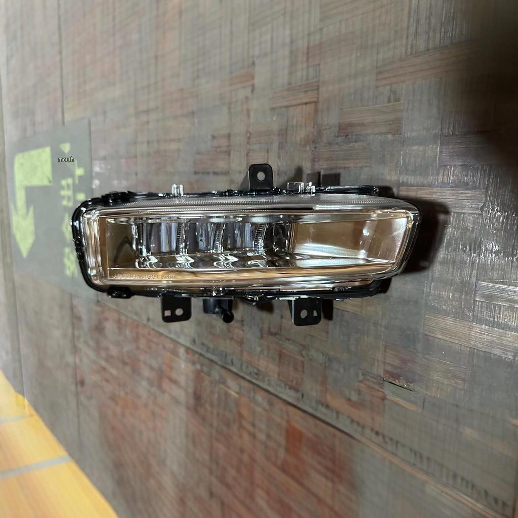 LR068980, LR077888, LR136869: Compatible Front Fog Light L for Discovery Sport 2015-2016