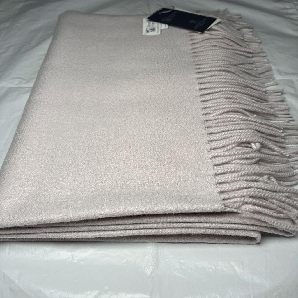 Used New Johnstons 100% Cashmere Large Stole Light Grey Snow