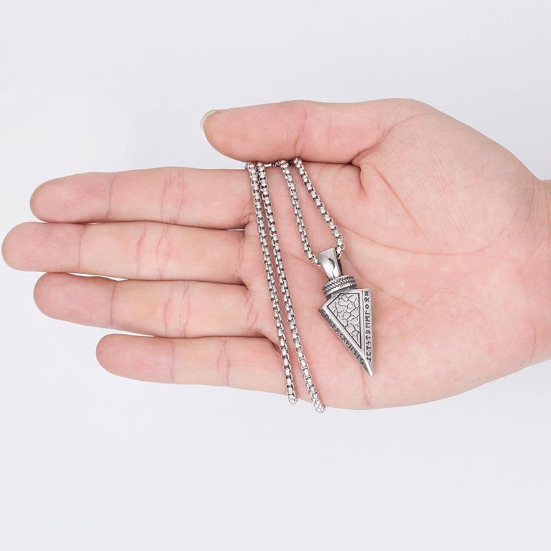 High-End Viking Stone Arrow Pendant Necklace - Autumn/Winter Titanium Sweater Chain