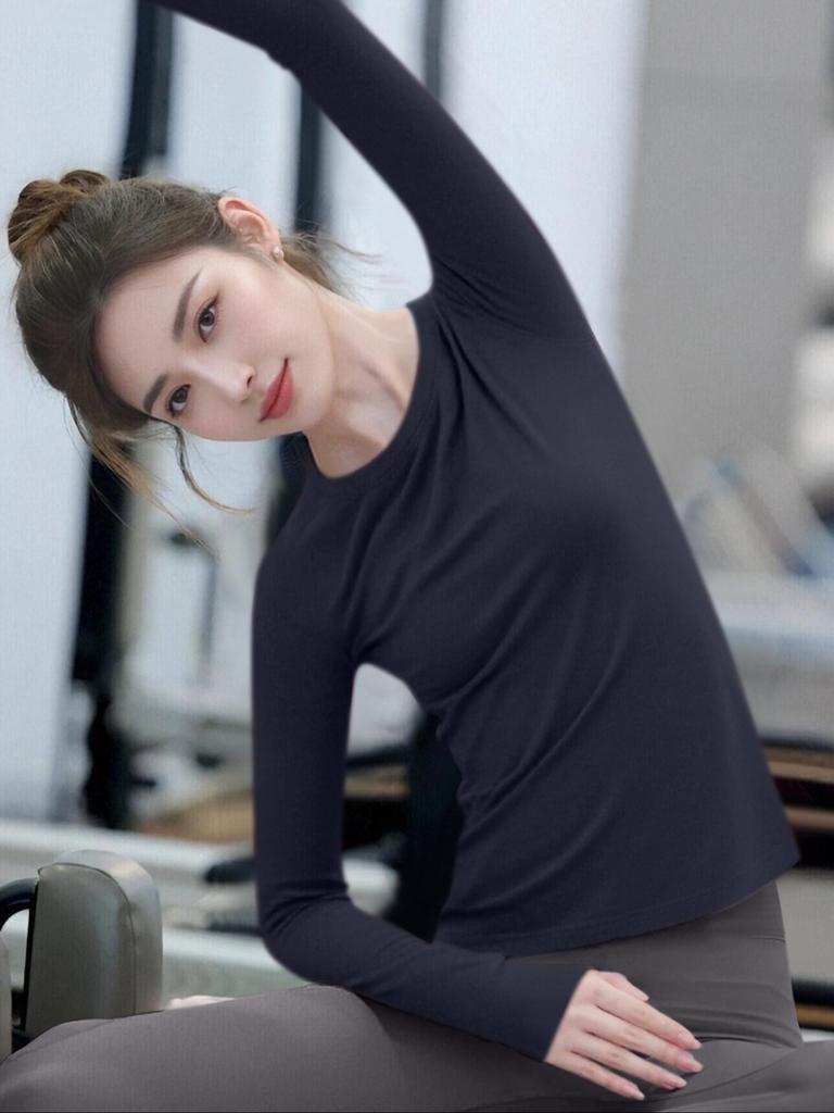 Women's Red Long Sleeve Fitness Set - Stylish Pilates & Yoga Top