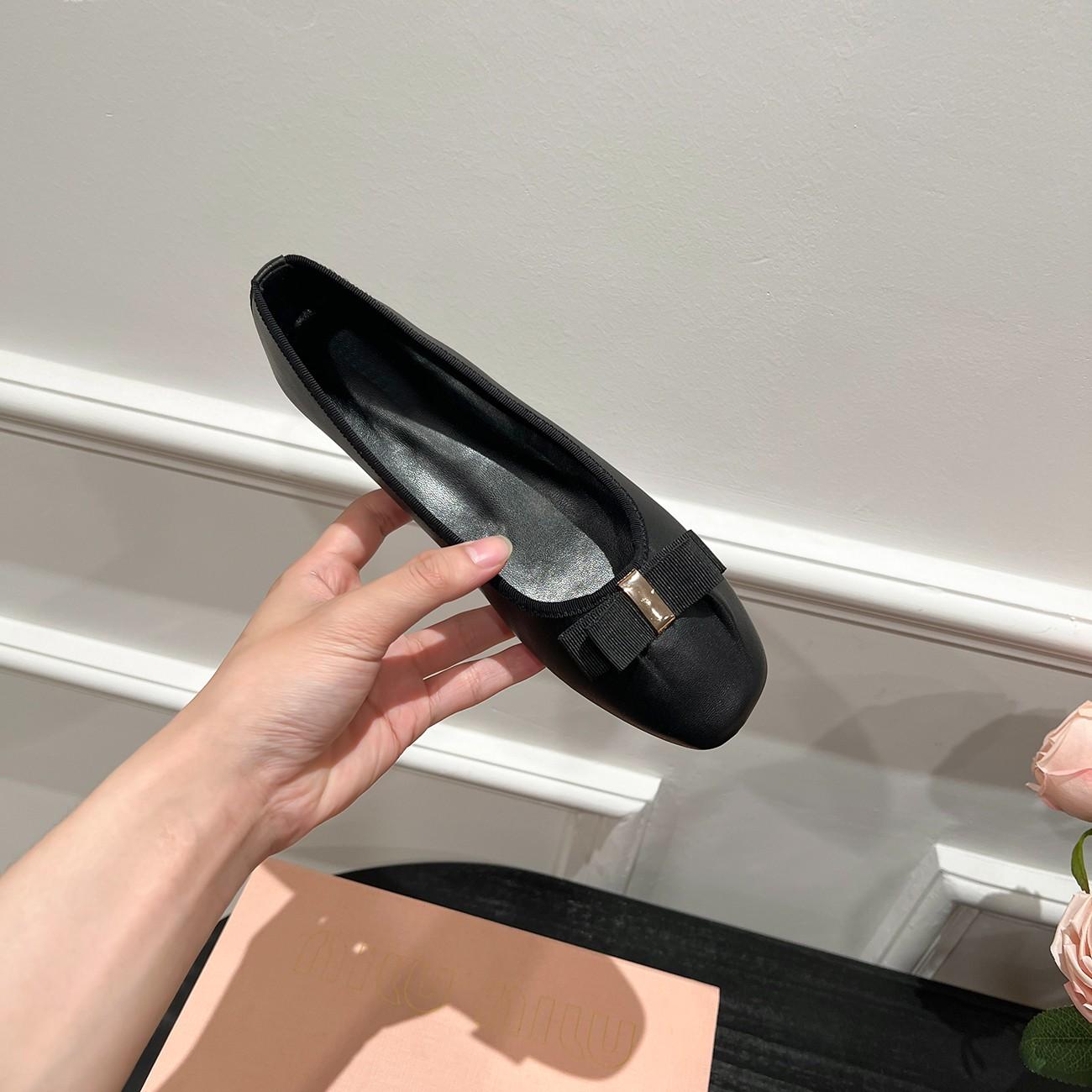 

Модные туфли с низким подъемом и квадратным носком, украшенные бантом, 2024, балетки, женские туфли-лодочки, бабушкины 40 чёрный