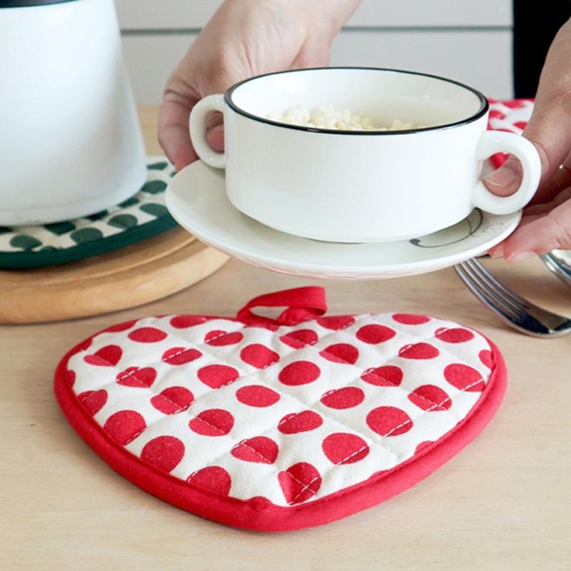 Efficient Heatproof Oven Mitts With Double Layer Protections For Safe Handling Of Hot Pan Trays And Dishes