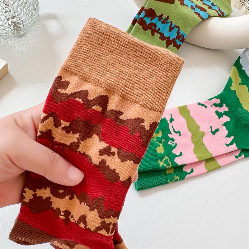 Ladies Spring and Autumn Landscape Abstract Art Green Stripe Color Contrast Tube Socks