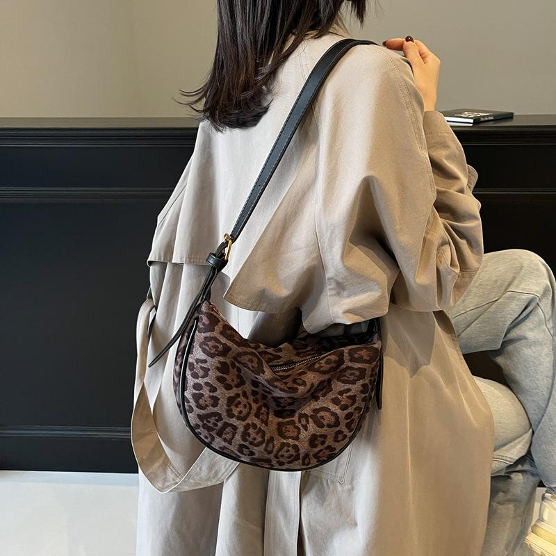 Niche design dumpling bag cute messenger bag women's new trendy fashion leopard print women's bag shoulder bag