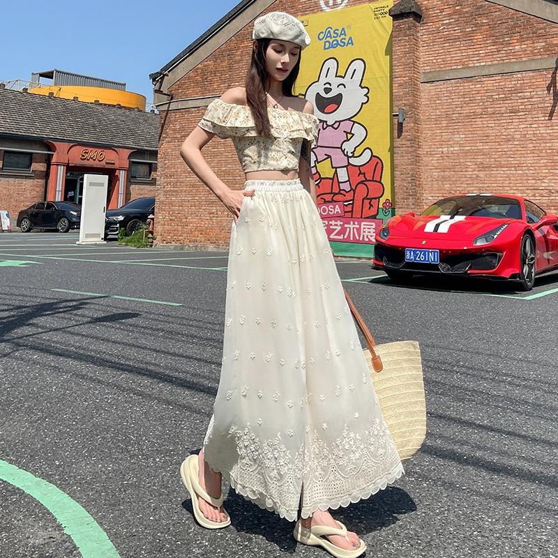 Real Shot, Embroidered Hollow Wide-leg Pants, High Waist and Thin, Elastic Waist Ruffle Edge Pants, Drape Nine-point Pants, Casual Pants.