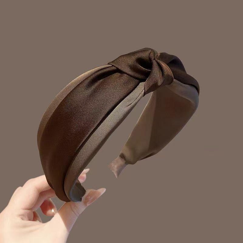 Luxury Autumn/Winter Hairband for Women - Elegant Wide-Brimmed Skull Top Clip for Hair & Face Wash.