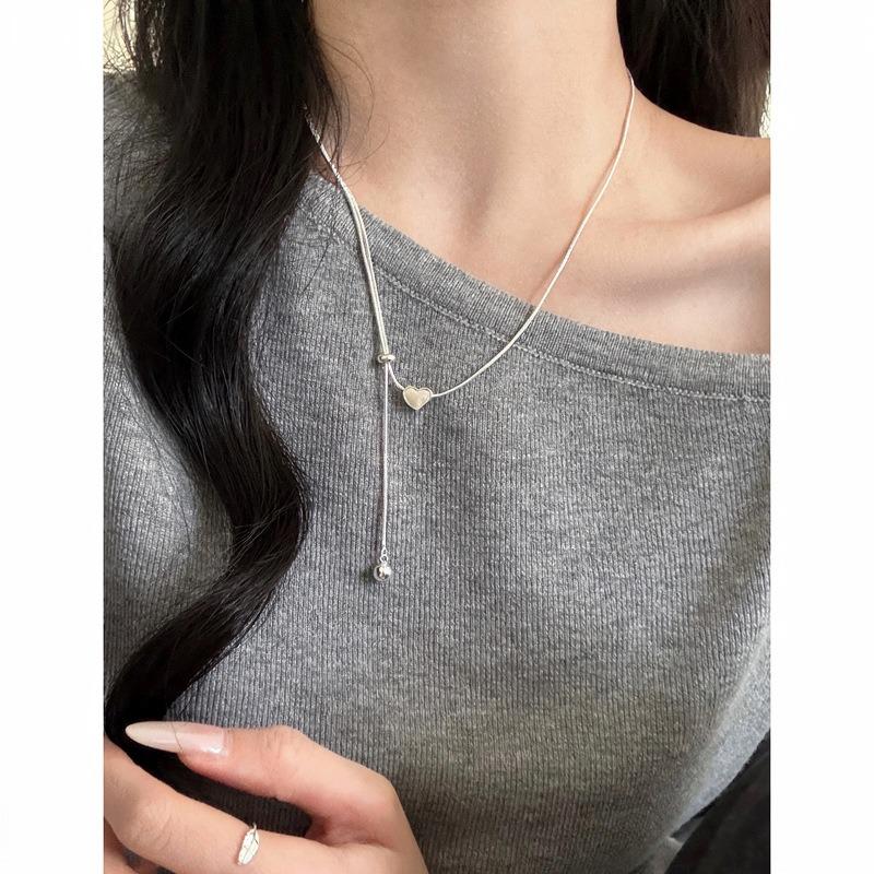 Minimalist silver love pull necklace women's high-end sense light luxury niche exquisite collarbone chain cold wind accessories