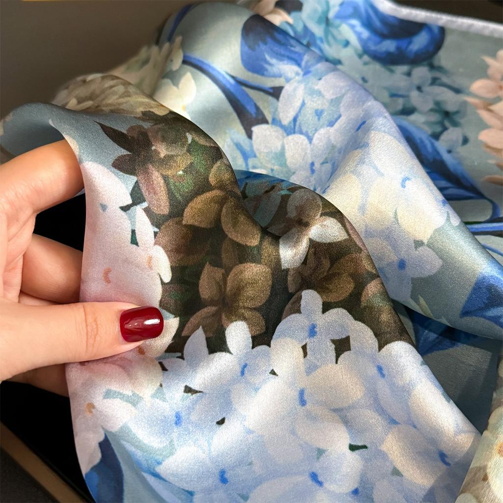 Mulberry silk silk scarf small square scarf women's foreign style fashion versatile spring autumn and winter silk scarf thin scarf