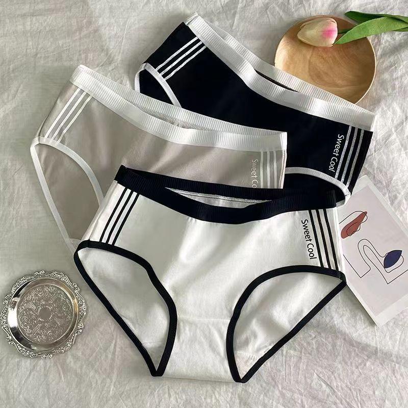 

Простые однотонные хлопковые трусики для женщин, спортивный стиль, со средней посадкой, удобные брифы с антибактериальной ластовицей M чёрный