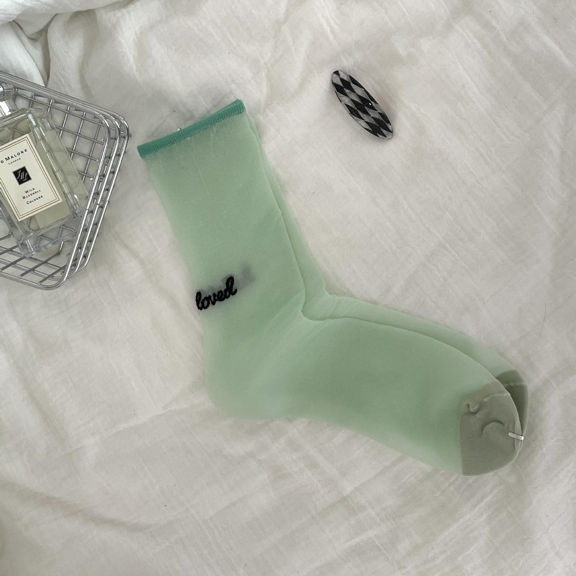 

Season S Light And Light Skin Pearlescent Cool Mid-Tube Socks Thin Card Heel Letter Glass Stockings Trend зелений
