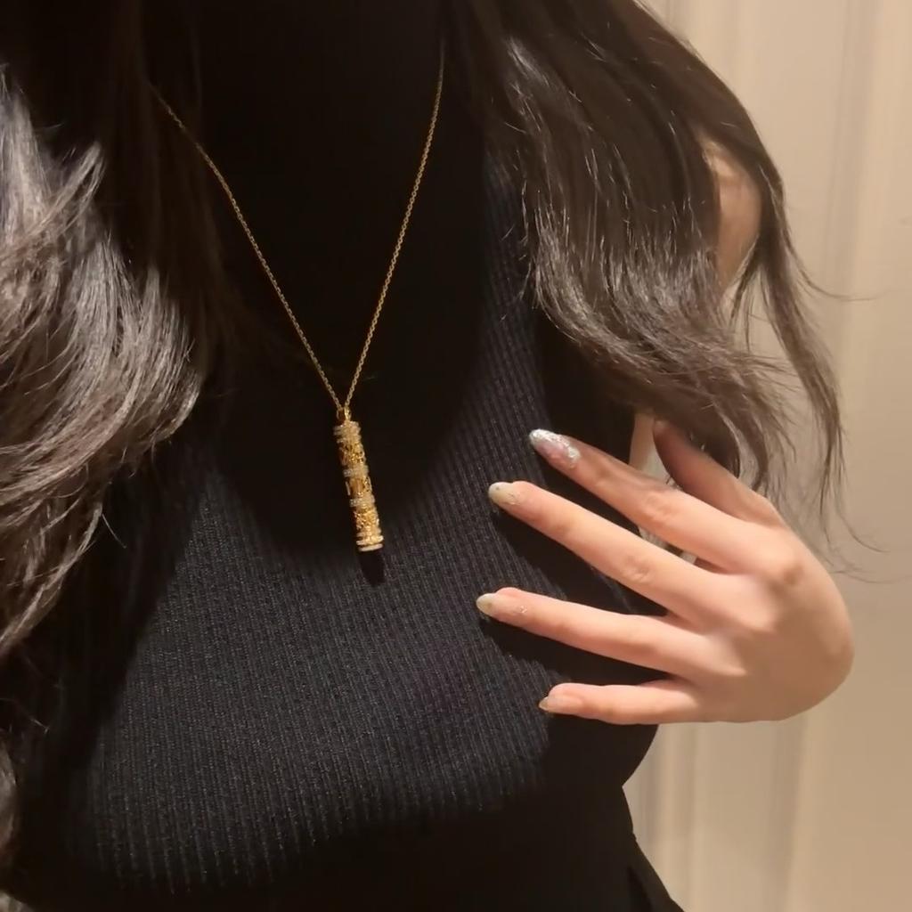 New Chinese Style Guanyin Crown Prayer Wheel Pendant Necklace for Women, Plated18K Jin Xiaozhong's light luxury Tibetan-style pendant from Thailand