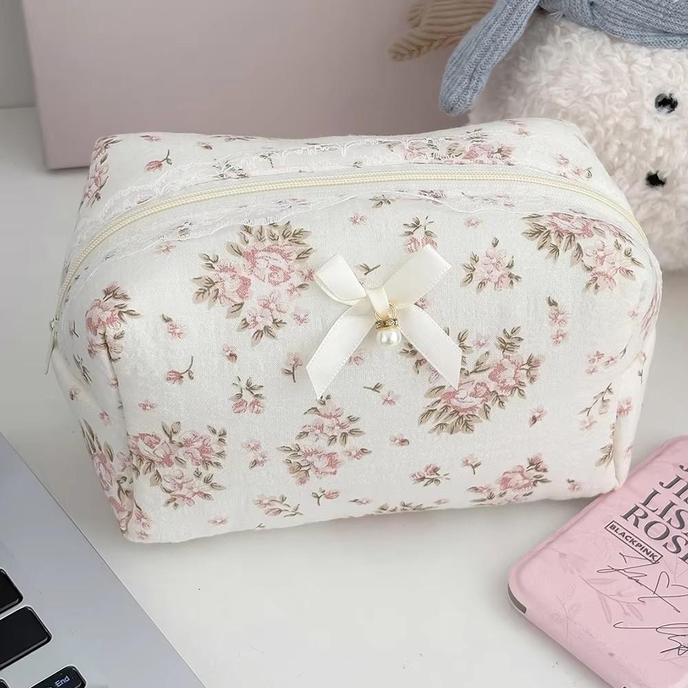 Portable Lace Makeup Pouches Flower Pattern Waterproof Cosmetics Bag Zipper Lipstick Case
