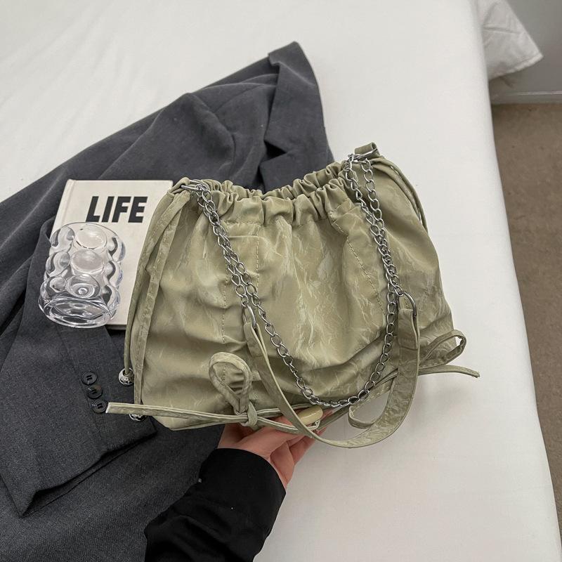 Small Bag Women's New Pleated and Beautiful Bucket Bag 2025 Korean Fashion Retro Chain Summer Niche Messenger Bag