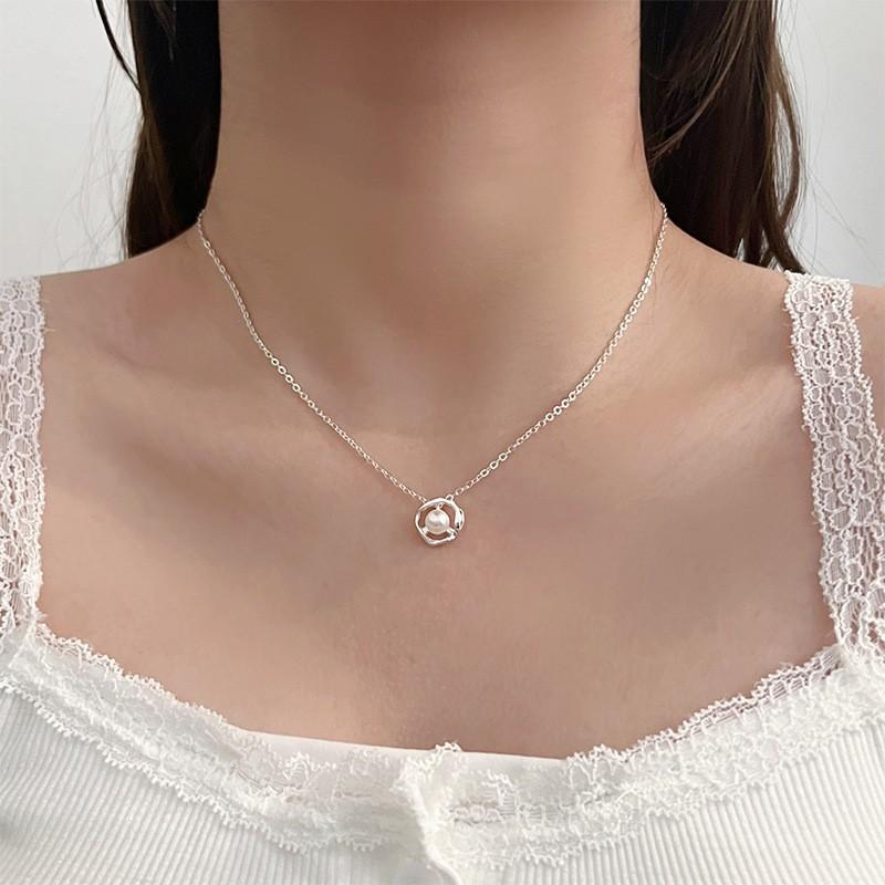 Pearl Necklace Women's Niche Light Luxury Design High-end Fashion Temperament Collarbone Chain Neck Chain Sweater Chain Bead Chain