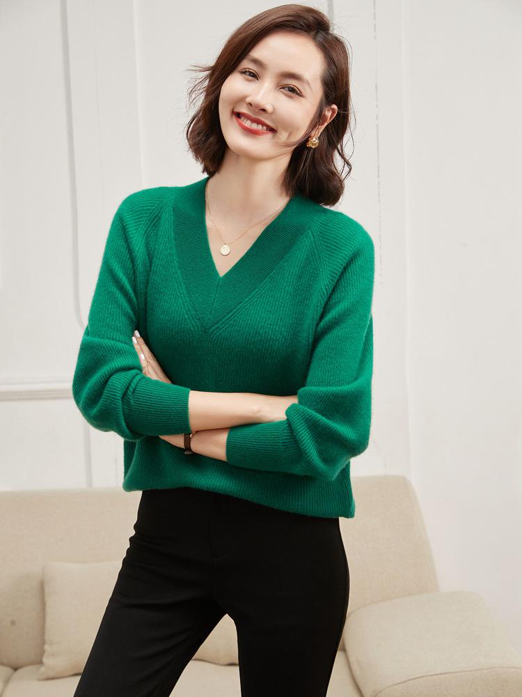 Ribbed V-Neck Cashmere Sweater - 2026 Autumn/Winter Women's Loose Plus Size Pullover