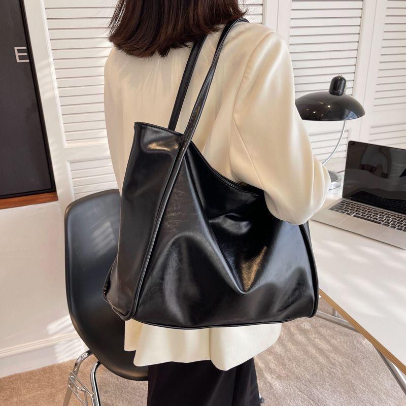 Simple Large Capacity Women's Bag Fashionable Textured Women's Bag Retro Handbag Versatile Shoulder Tote Bag