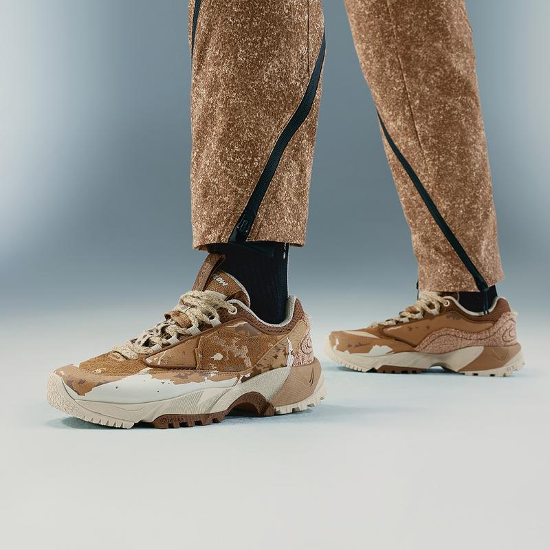 New LiNing CF Su Xi Xingye V2 Slip Resistant And Abrasion Resistant Grip Low Top Hiking Shoes Unisex Beige Brown AHCU061-1