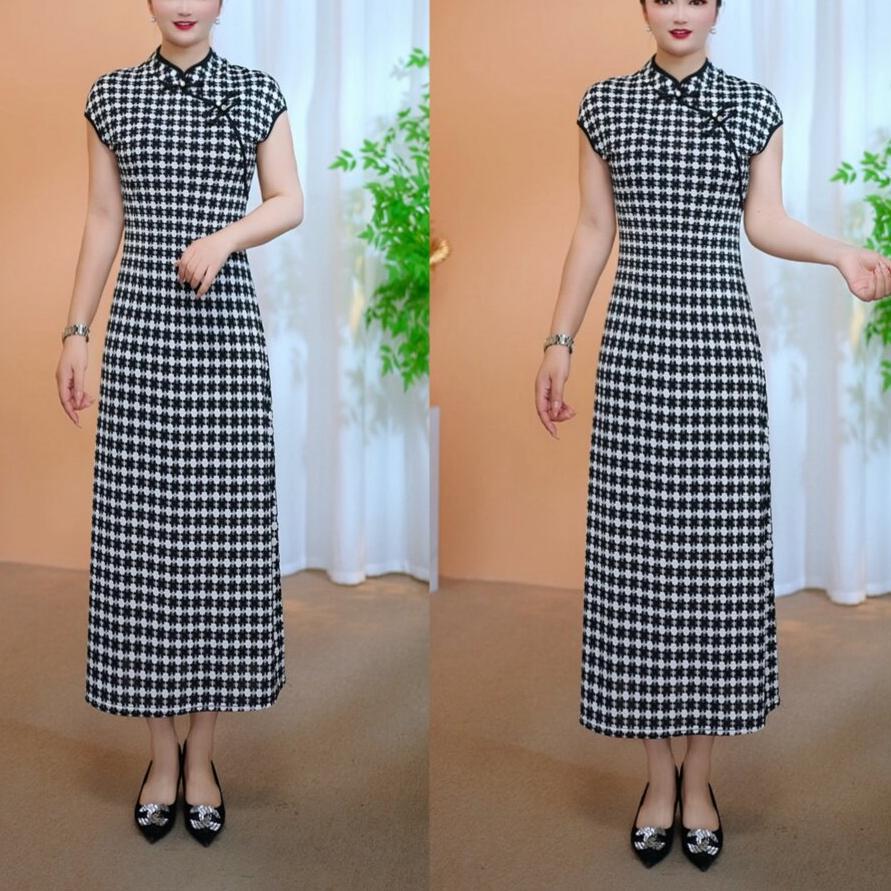 

Enhanced Plaid Qipao Dress for Middle-aged & Elderly Women - Slimming, Retro, Daily Wear 5XL (150-165 jin)
