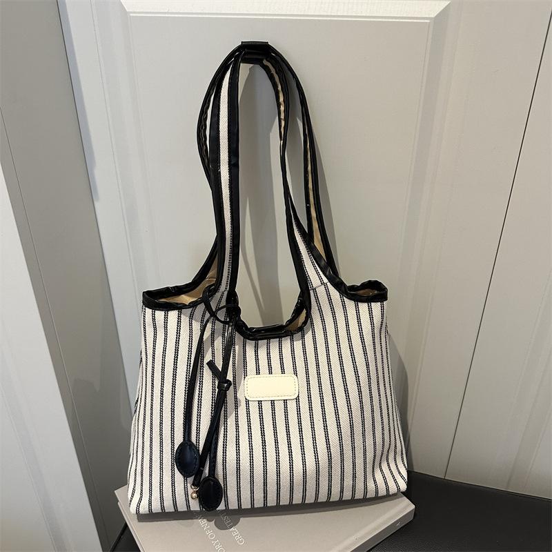 New Casual Niche, Lazy, Lightweight and Large-capacity Tote Bag, Student Class Travel Shoulder Bag