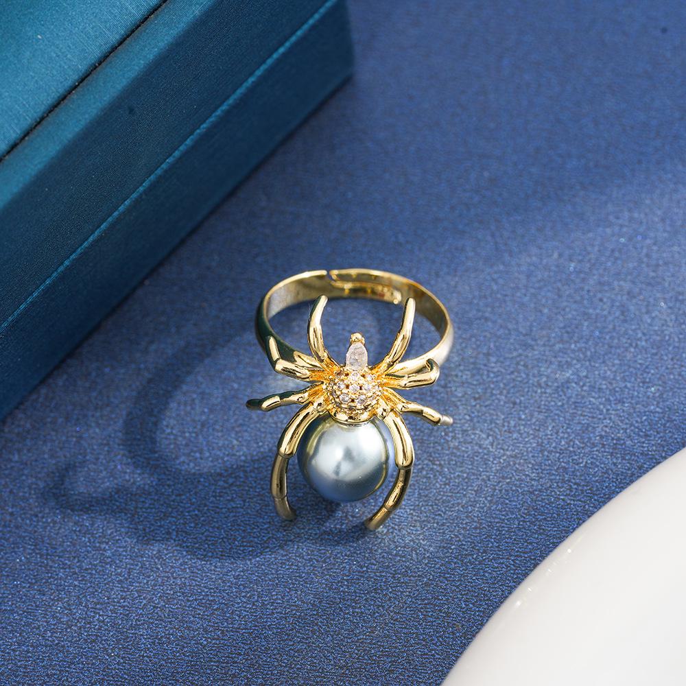 Women s Halloween Spider Necklace: European & American Fashion Pearl Rhinestone Clavicle Chain