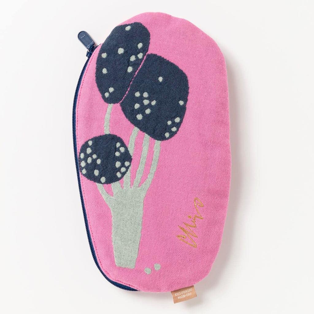 Morita MiW Necessär, Dodo och Nötter, Rosa. MiW-färgkombinationen av framsida, foder och dragkedja är fräsch. Tillverkad av en något tätt vävd gasväv