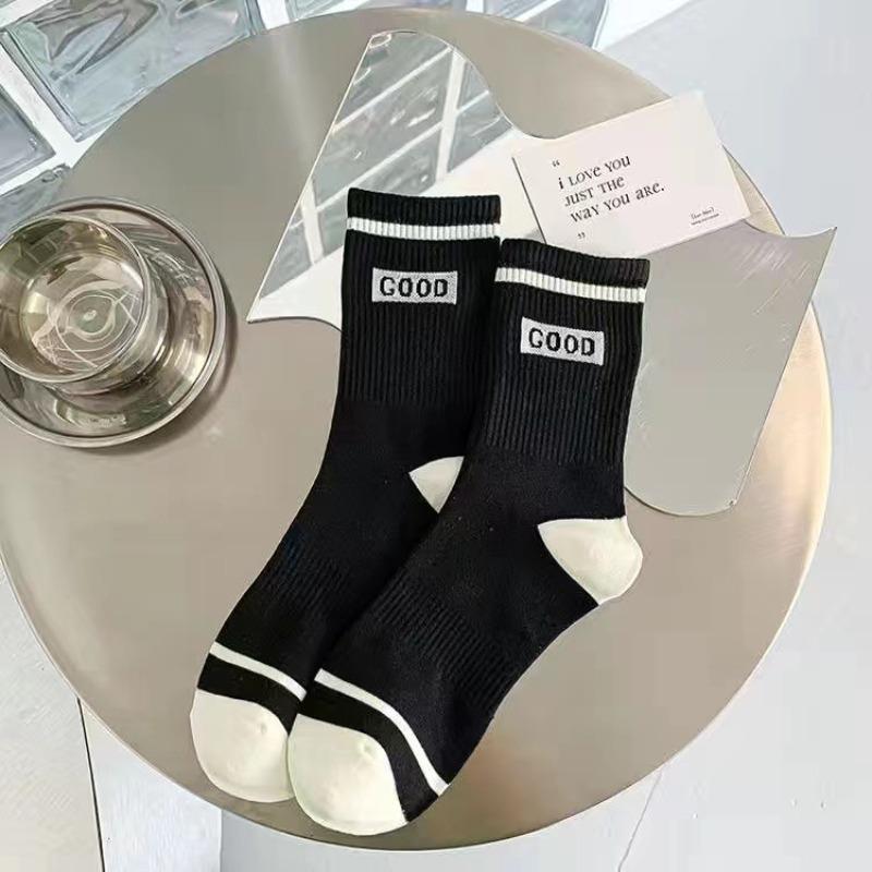 

Women s Mid-calf Socks, Spring and Autumn Thin Striped M Letter, Trendy and Versatile, School Style Black and White Sporty Long Calf 1 pair чорний