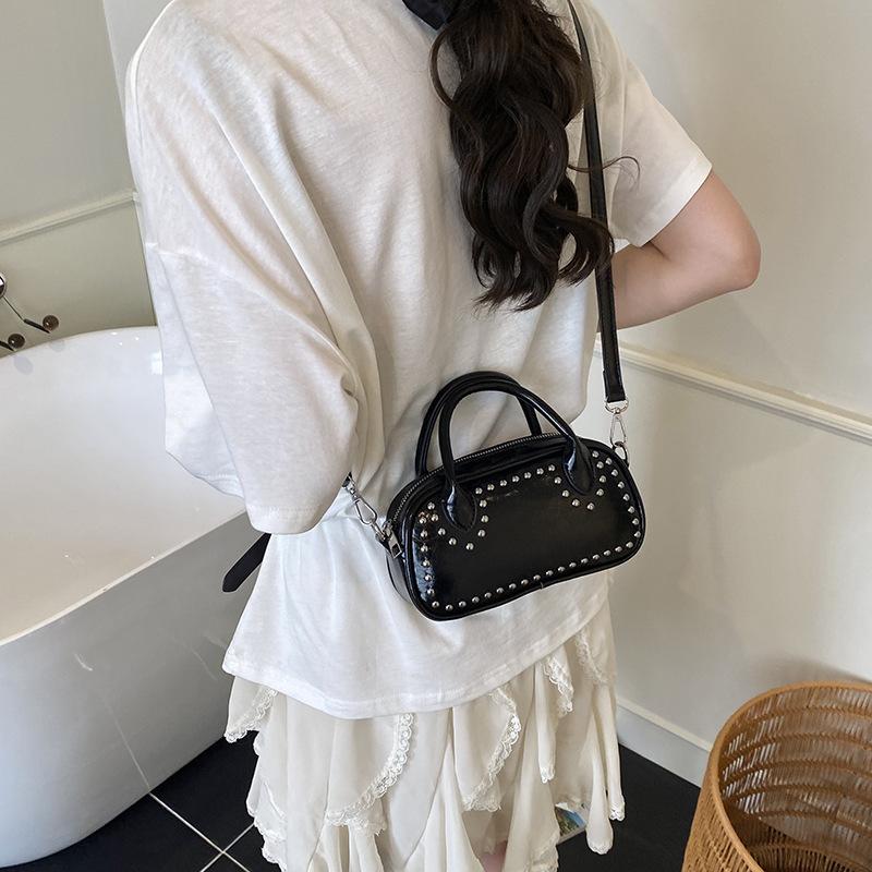 Summer Versatile Messenger Bag Women's New High-end Fashion Casual Rivet Portable Small Bag