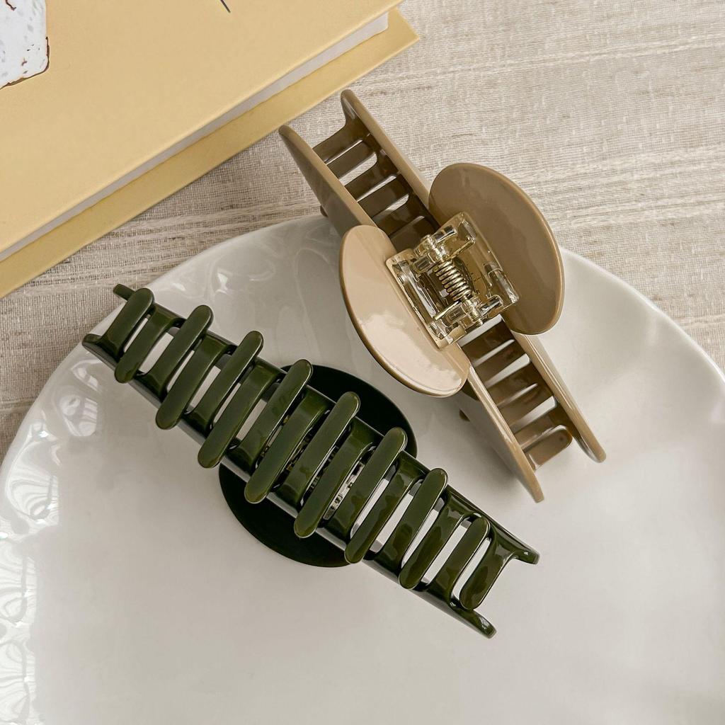 Gold Label Morandi Haarspange: Einfache High-End-Acetat-Klammer für stilvolle Hochsteckfrisuren.