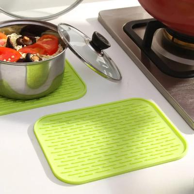 Premium Heat Resistant Cushion Pad - Durable Kitchen Accessories Water Filter Pad Silicone Mat Tableware Coaster Placemats