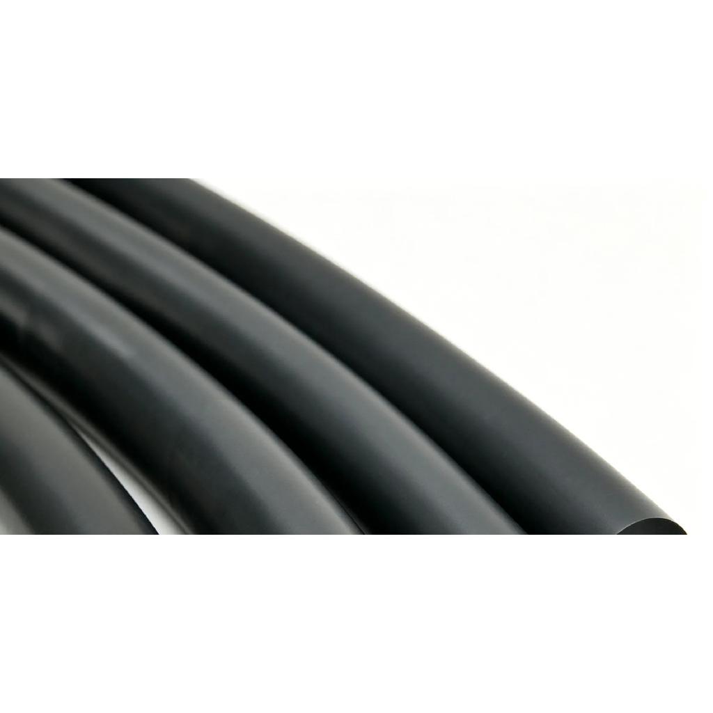 5/2/1M Schwarzes Nitrilrohr mit einem Innendurchmesser von 2-25 mm, Fahrzeugölrohrverschraubungen, beständig gegen hohe und niedrige Temperaturen.