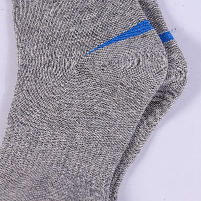 1 Pairs Men's Long Socks Cotton Sweat-absorbent Deodorant Solid Color Sports Socks Casual Breathable Male Socks High Quality