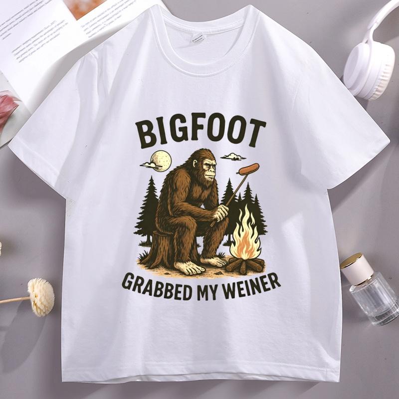 Bigfoot Grabbed My Weiner T Shirt Campfire Sasquatch Tshirt Bigfoot Camping Tshirt Breathable Casual Round Neck Male Tees