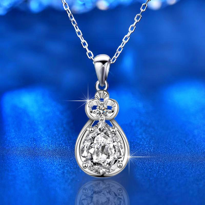 Collier pendentif moissanite pour femme, chaîne de clavicule en forme de poire avec diamants, cœurs et flèches en or rose, bijoux en zircon