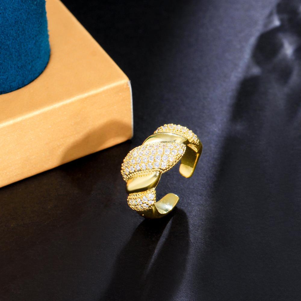 French Light Luxury Twist Wound Zircon Live Ring Design Temperament Women'S Ring Ring Hand Jewelry