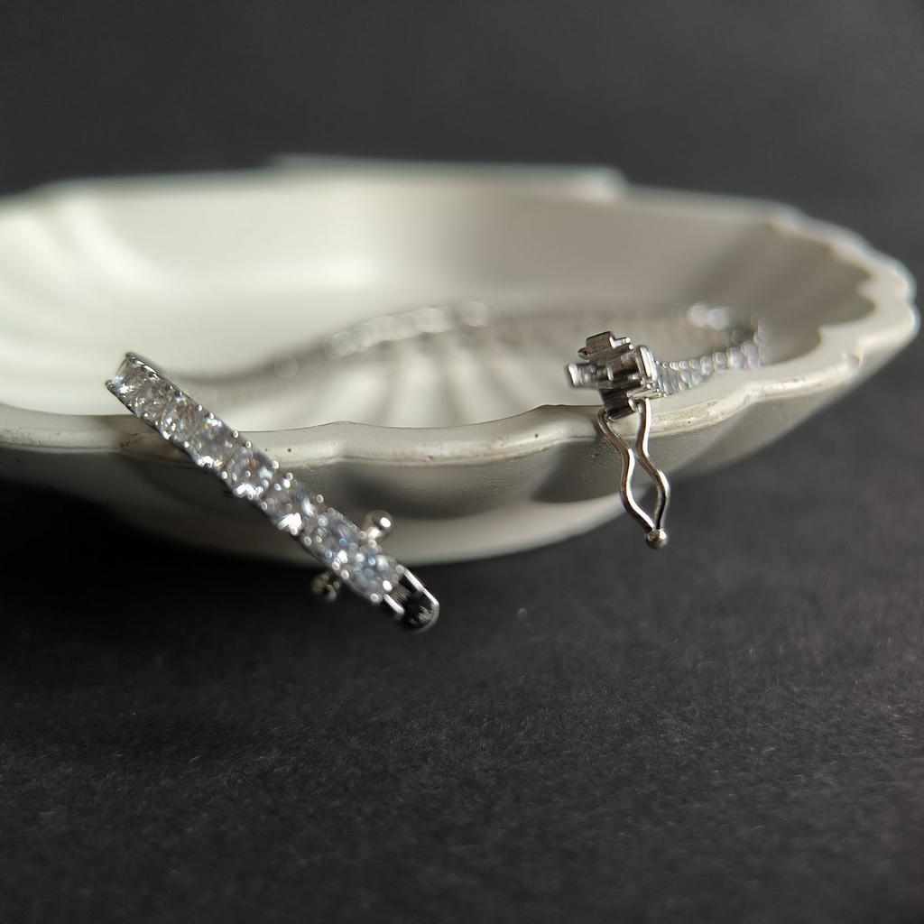 Silver Bracelet with Cubic Zirconia, Item Weight 11.91 G (2186755)