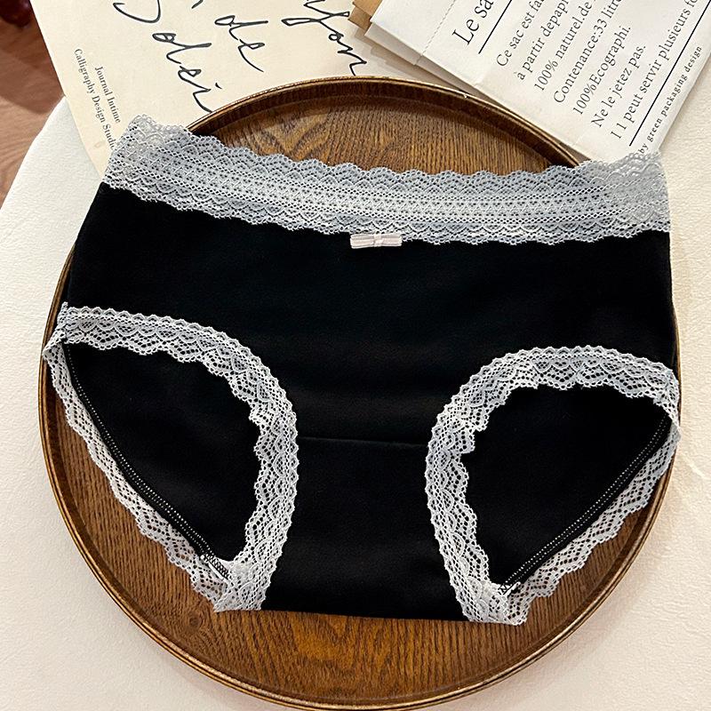 Ladies Spring and Autumn Lace Edge Skin Friendly Breathable Hip Wrap High Waist Triangle Briefs