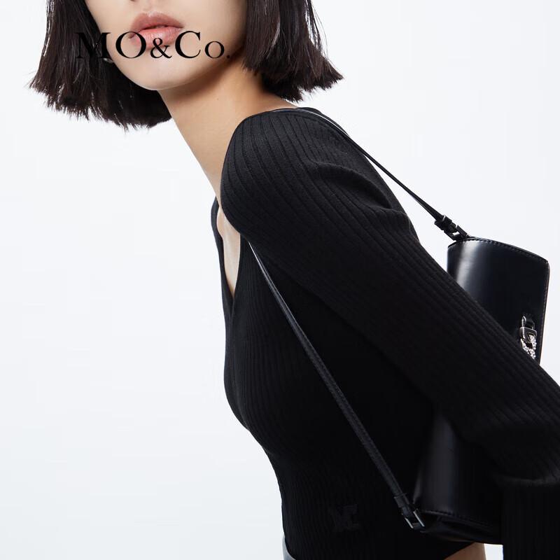 MO&Co. Autumn Slim-Fit Sweetheart V-Neck Knit Top